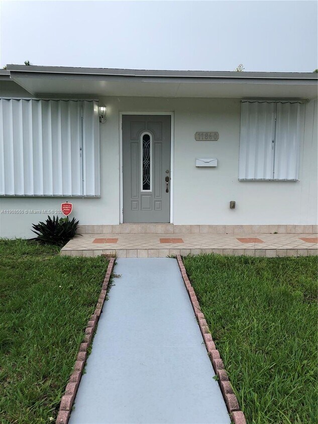 Foto principal - 11860 SW 168th Terrace