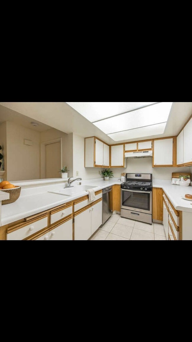 Foto del edificio - 1165 Fitzgerald Rd
