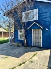 Building Photo - 1324 N Farris Ave
