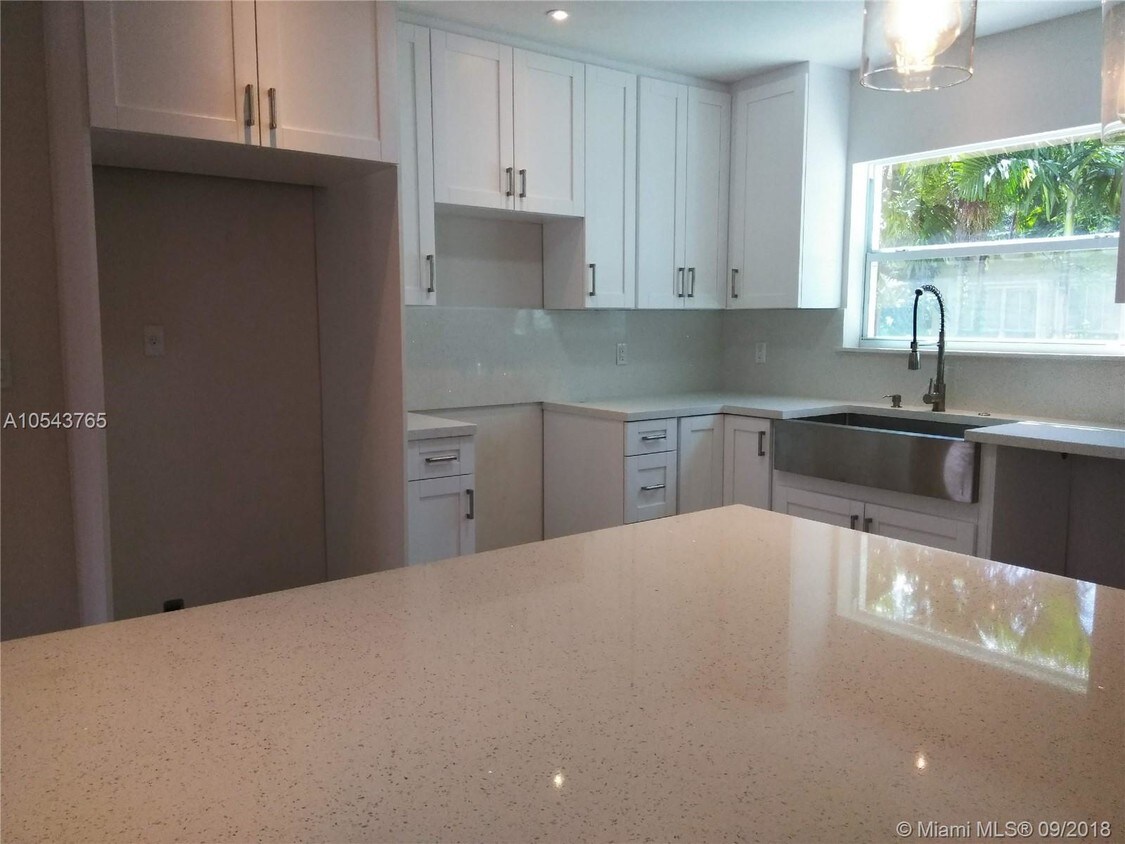 Foto del edificio - 3210 SW 19th Terrace