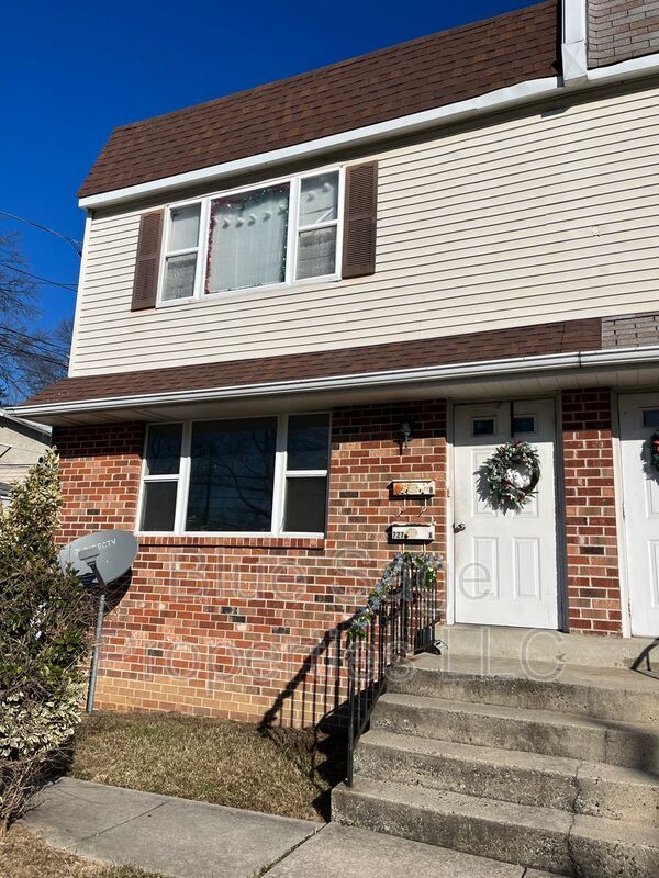 Foto del edificio - 727 Clifton Ave