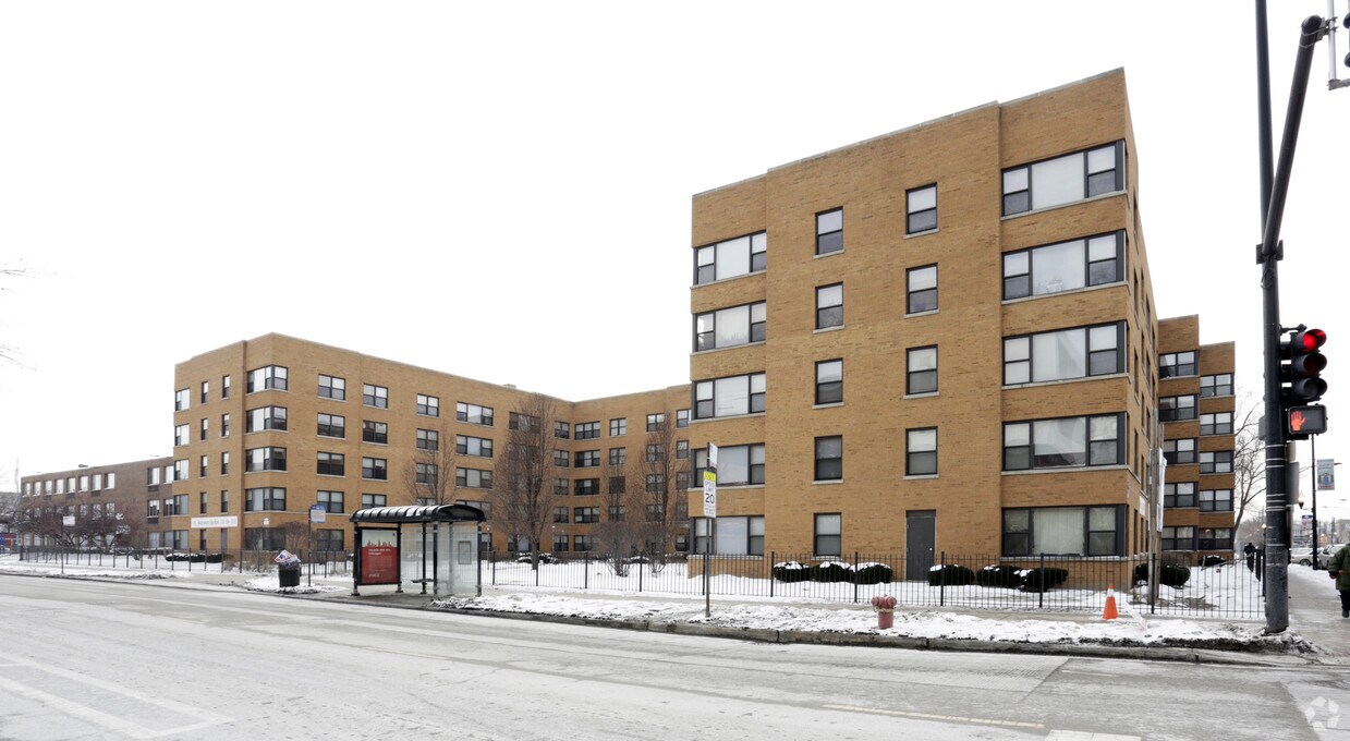 Lake Shore Apartments Chicago, IL