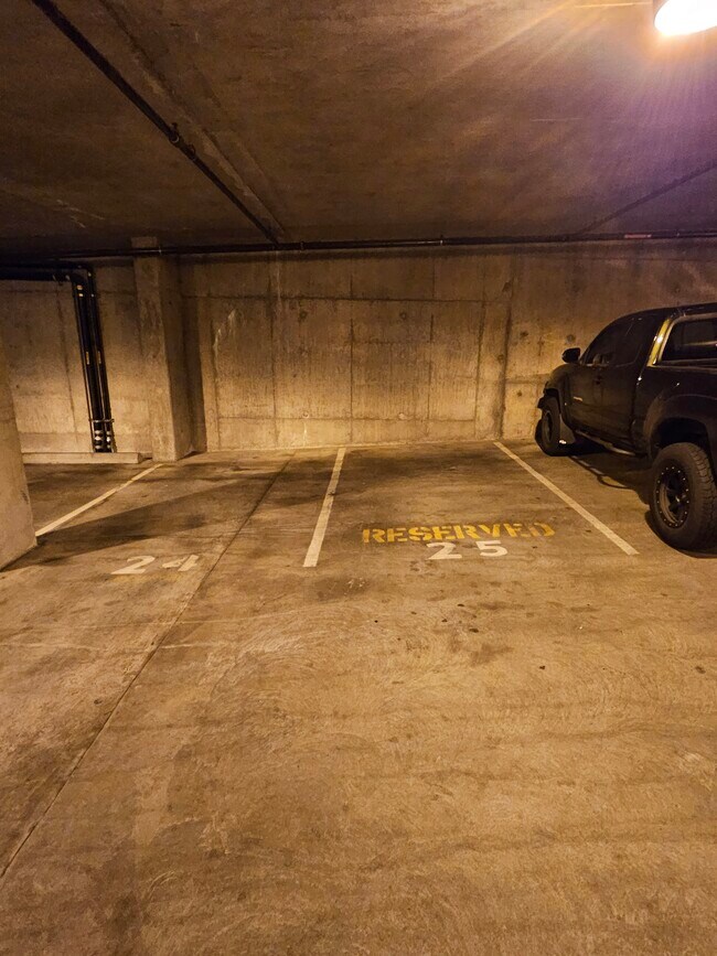 Secured Parking - 411 NW Flanders St