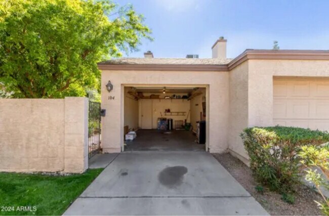 Foto del edificio - 3211 E Lavey Ln