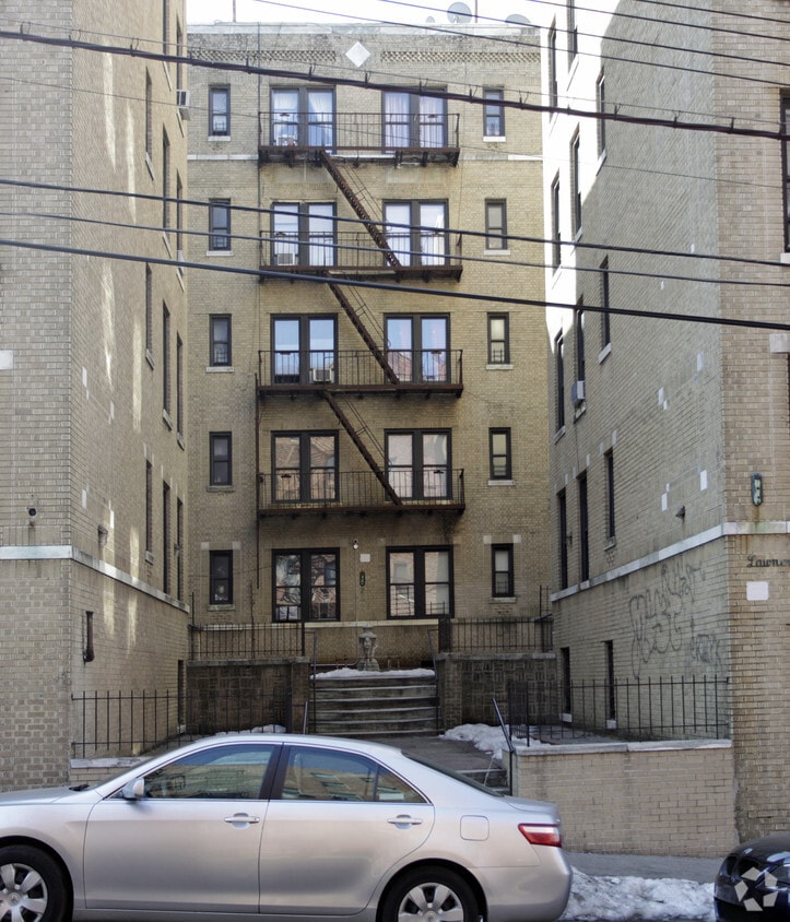 642646 E 231st, Bronx, NY 10466 642646 E 231st Bronx, NY