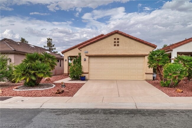 Building Photo - 2118 Desert Woods Dr