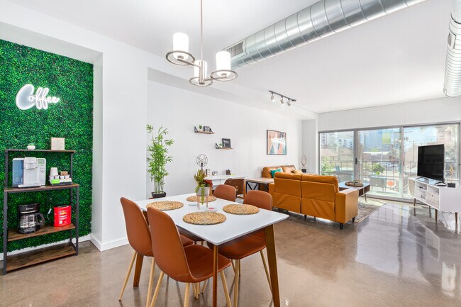 Foto del edificio - 805 N 4th Ave