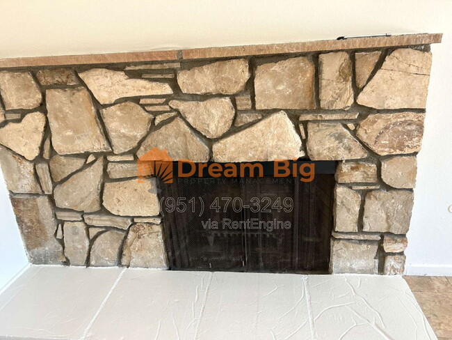 Building Photo - 3152 Newell Dr
