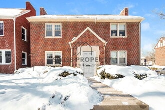 Building Photo - 3145 Indianola Ave