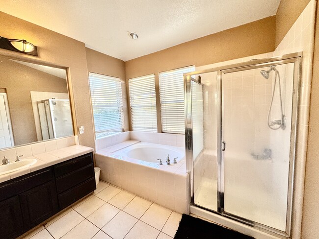Building Photo - 4030 Bouquet Park Ln