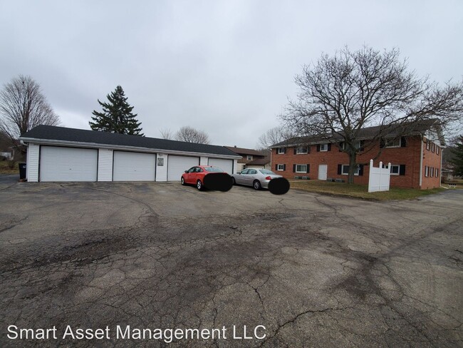 Building Photo - 734-740 E Imperial Dr