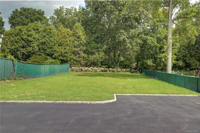 Building Photo - 19 New St