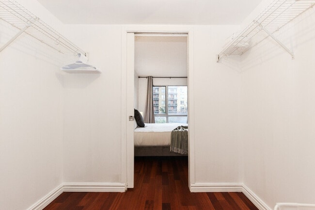 Building Photo - 2727 Rue Saint-Patrick