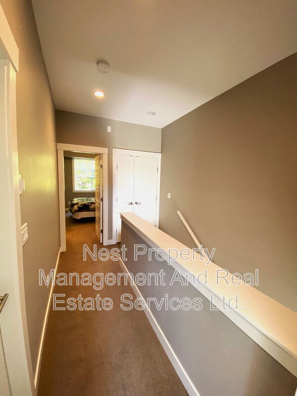 Photo du bâtiment - 110-110 Baxter Ave