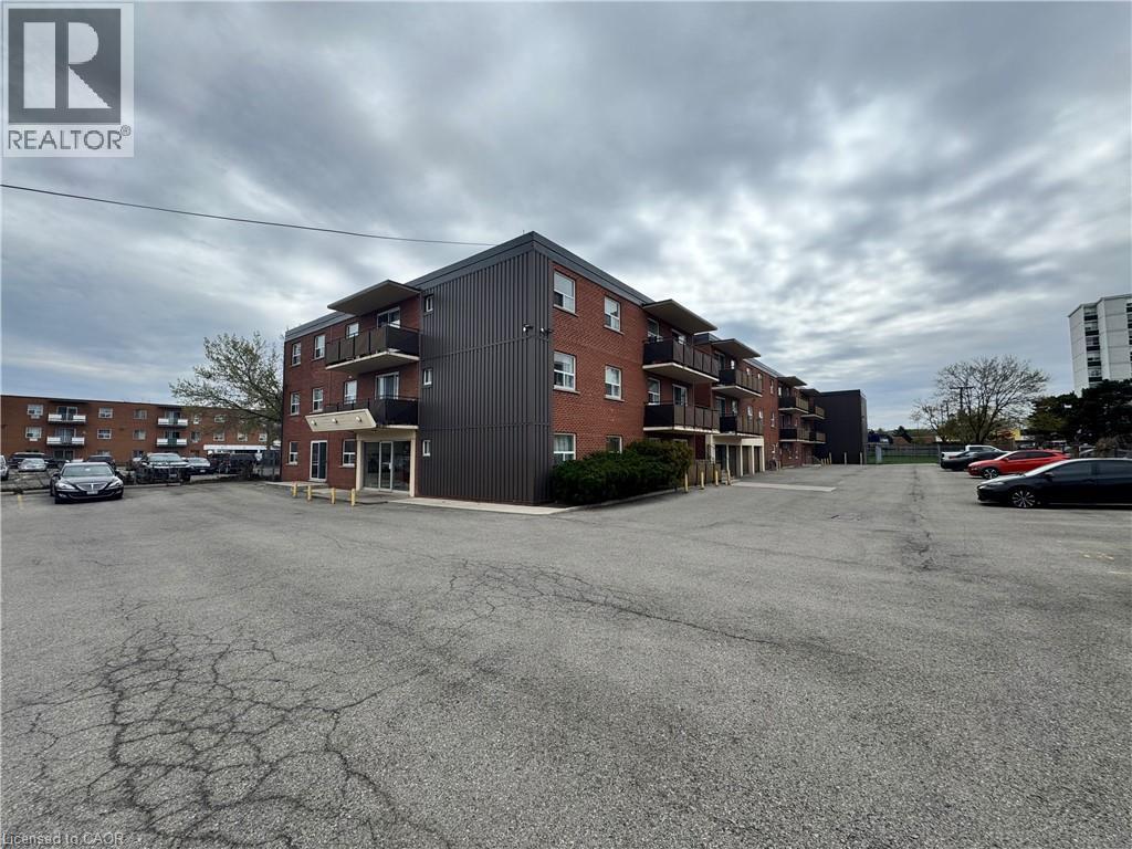 Building Photo - 105 Tia Dr