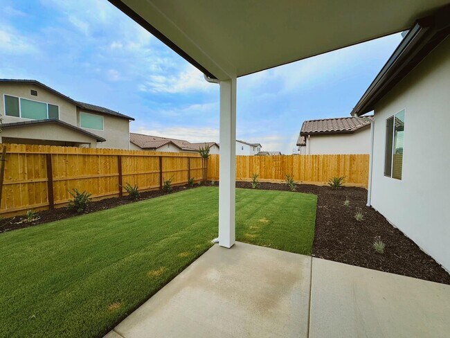 Foto del edificio - 2042 Daffodil St