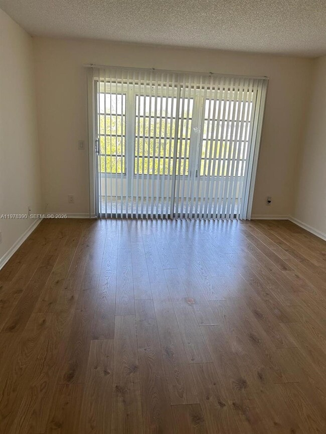 Foto del edificio - 1400 SW 124th Terrace