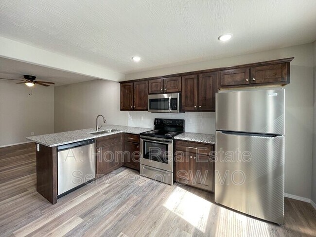 Foto del edificio - 752 Turner Ave