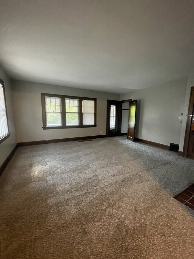 Foto del edificio - 4104 N Lockwood Ave