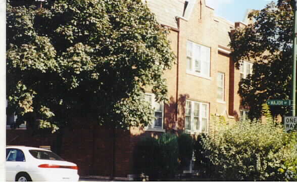 Primary Photo - 5656 W Melrose St