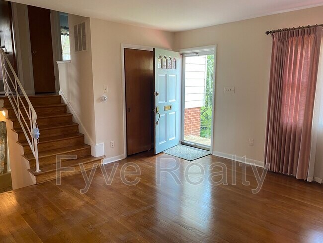 Foto del edificio - 2125 McKay St