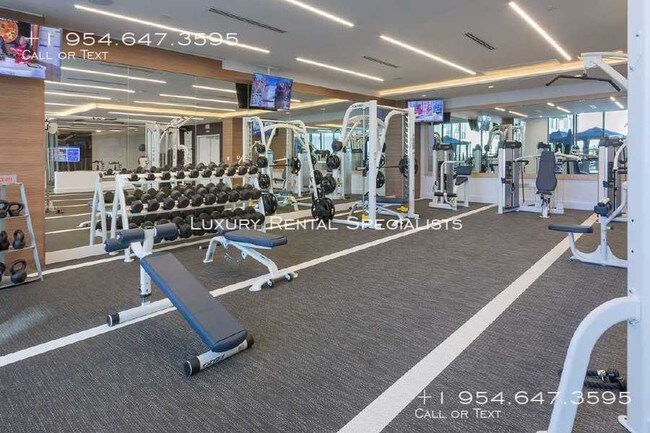 Building Photo - Ultra Chic in Downtown East Boca