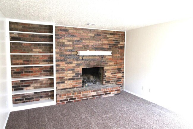 Building Photo - 312 Chalmette Dr