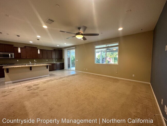 Building Photo - 4 br, 3.5 bath House - 731 Sawtooth Street