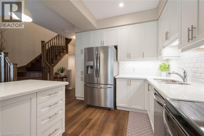 Photo du bâtiment - 19 Garlent Ave