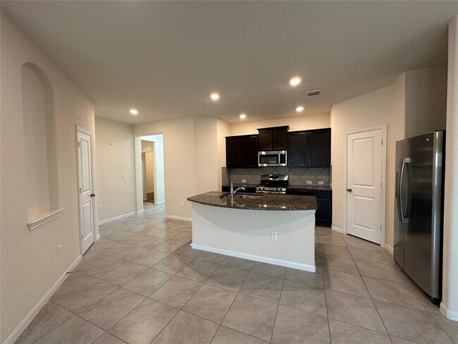 Foto del edificio - 14114 Madrigal Ln