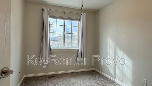 Foto del edificio - 808 N 175 E