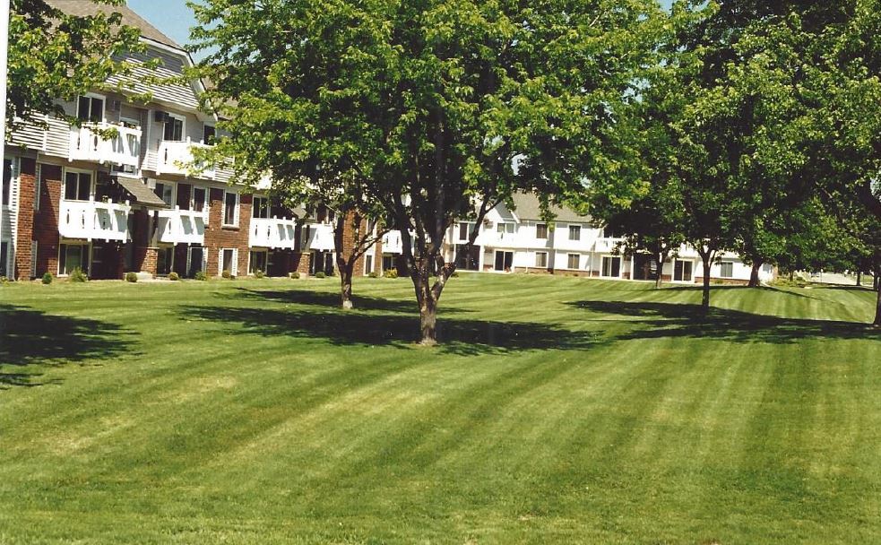 Aspen Ridge Apartments 1000 Lucerne Dr Menasha, WI