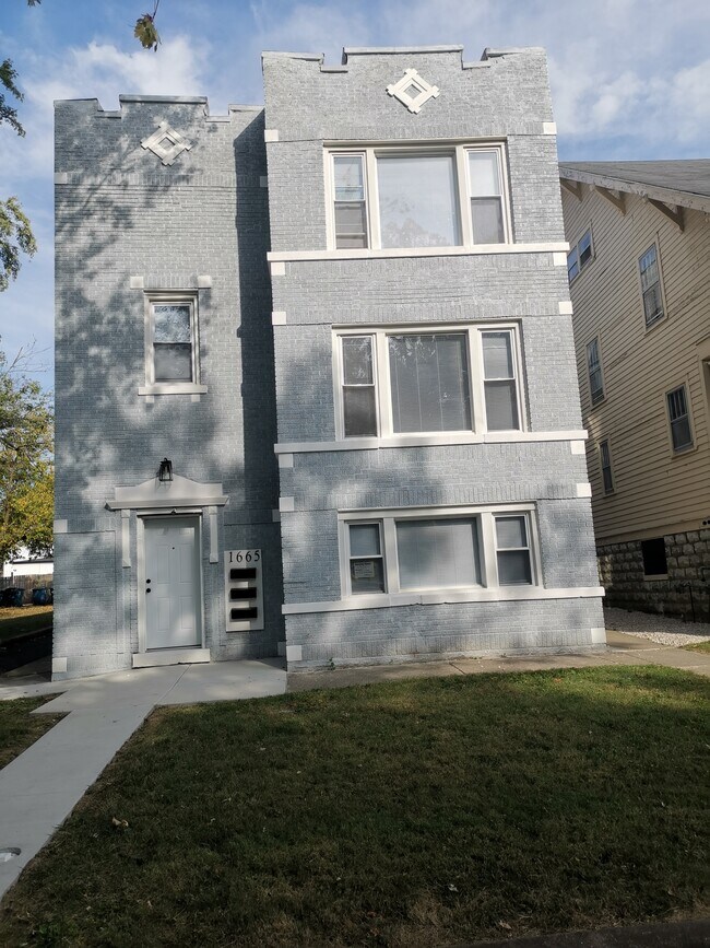 Building Photo - 1665 Buena Vista Ave