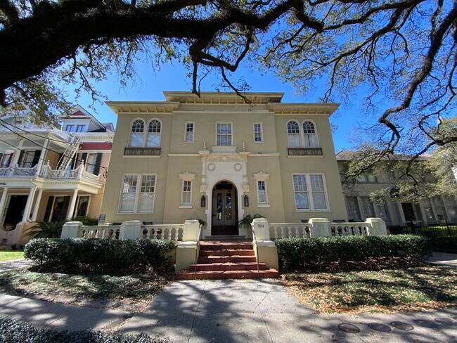 Building Photo - 7014 Saint Charles Ave