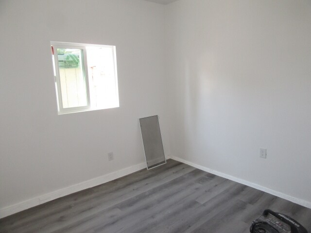 Building Photo - 592 Willow Ave