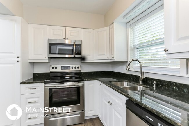 Building Photo - 420 Flamingo Dr