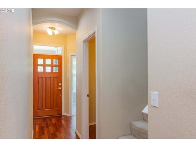 Foto del edificio - Lovely Corner Lot 4 BD* 2.5 BA* Single Fam...