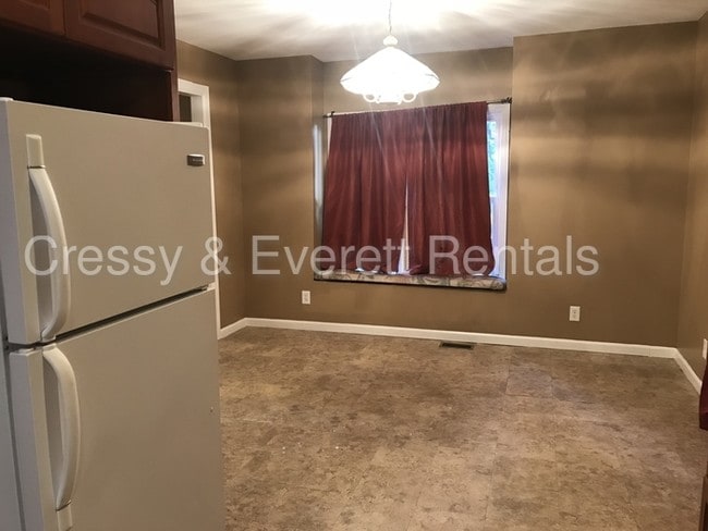 Building Photo - 3 Bedroom in the heart of Buchanan