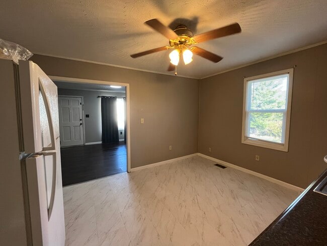 Building Photo - 109 Dalton St