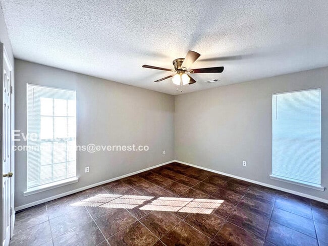 Foto del edificio - 3455 Lynnfield Cove