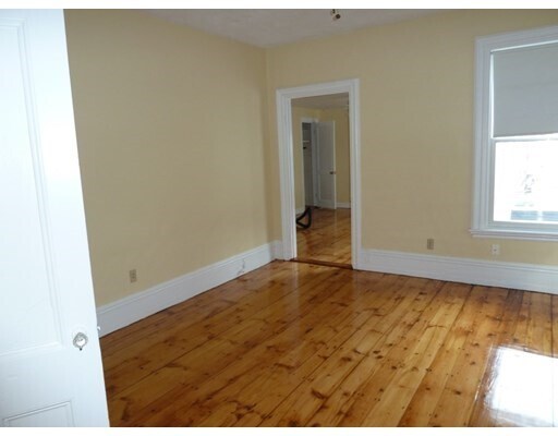Primary Photo - 90 Otis St