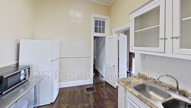Foto del edificio - 301 N Spring St