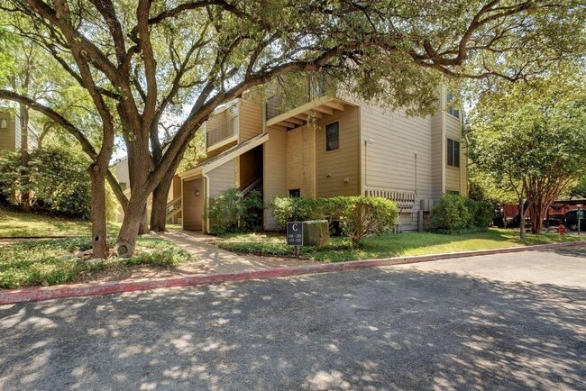 Building Photo - 1135 Barton Hills Dr