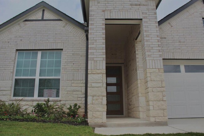 Foto del edificio - 2245 Leppy Ln
