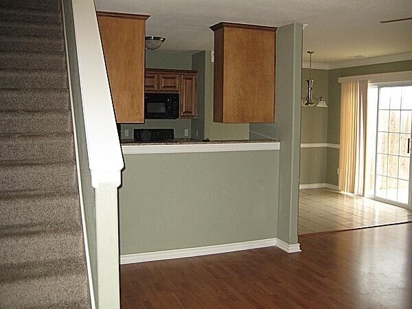 Foto del edificio - 1015 Oakwood Ln