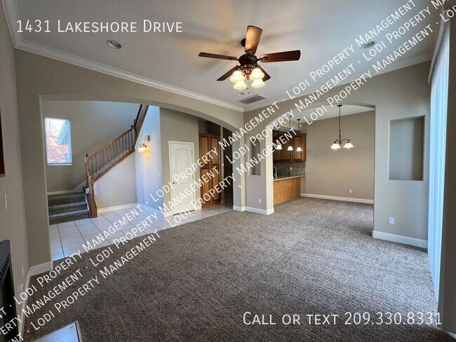 Foto del edificio - 1431 Lakeshore Dr