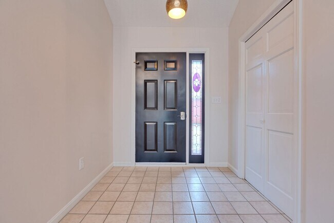 Foto del edificio - Charming Single Family Home offering  3-be...