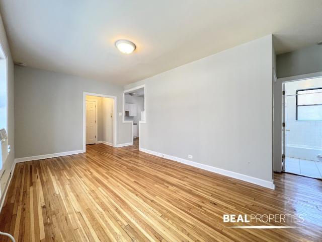 Building Photo - 1 bedroom in CHICAGO IL 60613