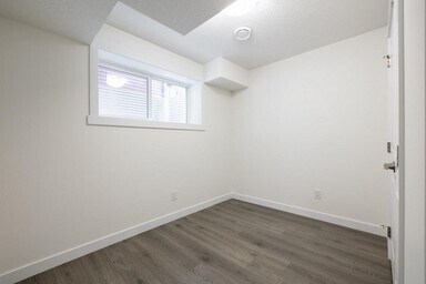 Photo du bâtiment - 9811-9107 107 Ave