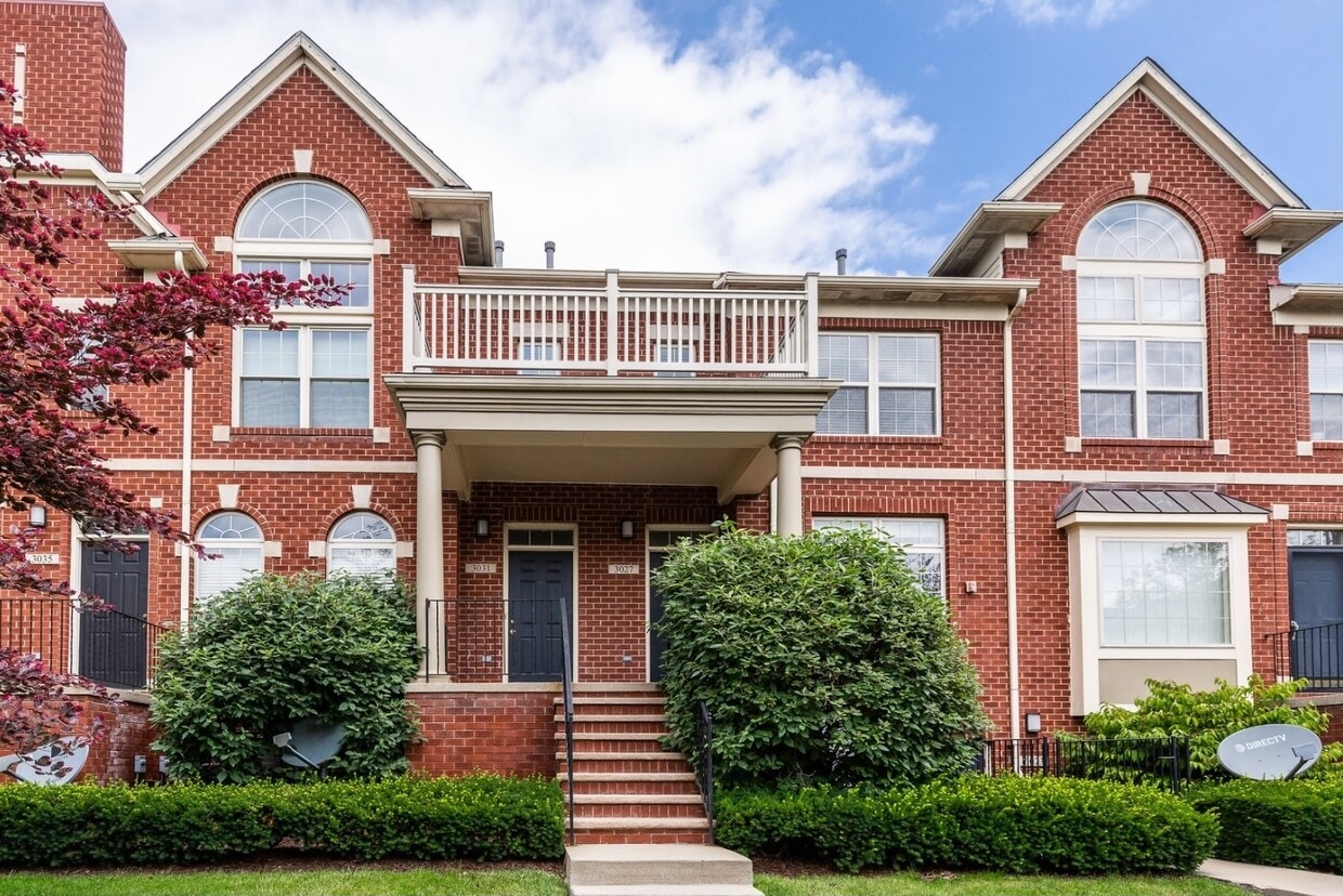 3027 Camden Dr, Troy, MI 48084 Townhome Rentals in Troy MI